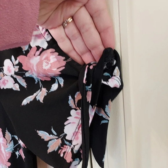 Torrid MINI STUDIO KNIT Black Floral SKATER DRESS in Size 2 - Picture 9 of 11
